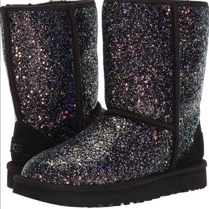 NIB Authentic UGG Women's Classic Short Cosmos Boot Size 7 NIB BLACK GLITTER
